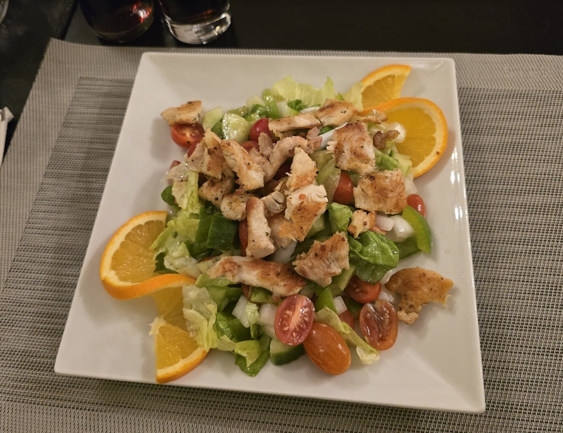 Frischer vegetarischer Salatteller